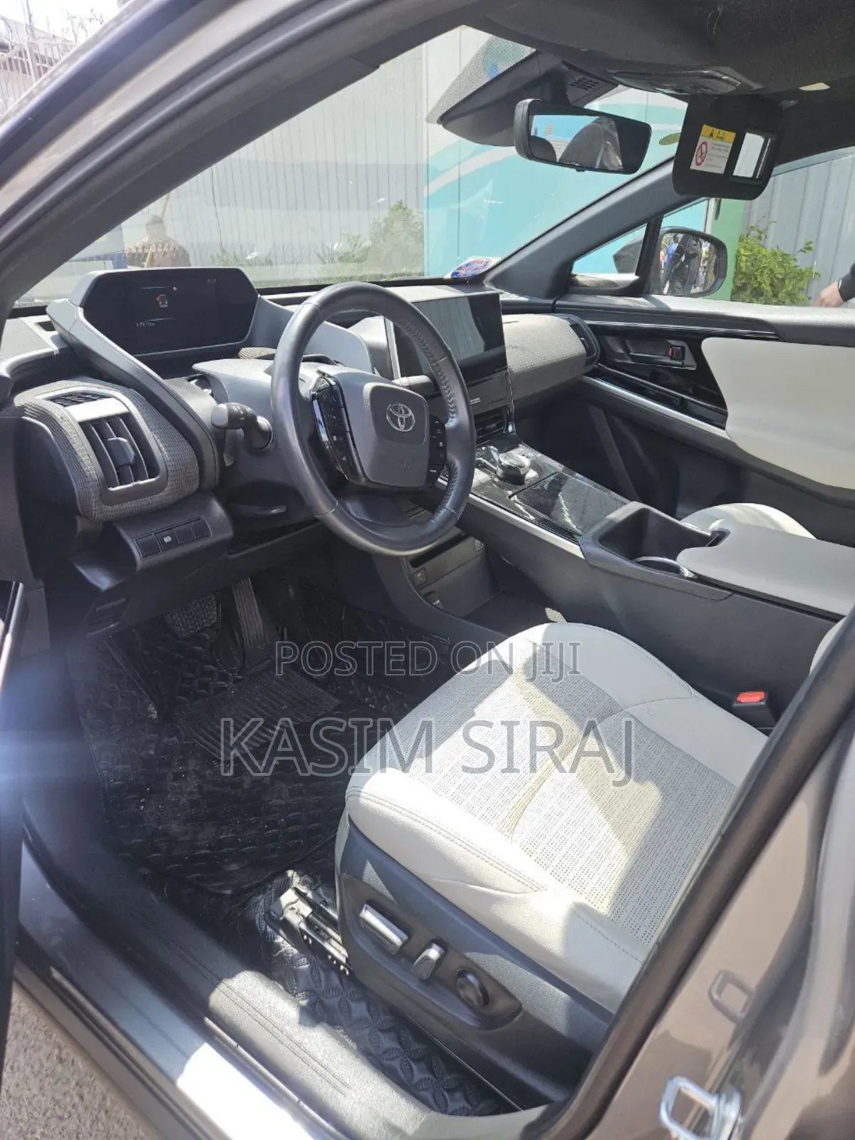 Toyota bZ4X 2024 Gray