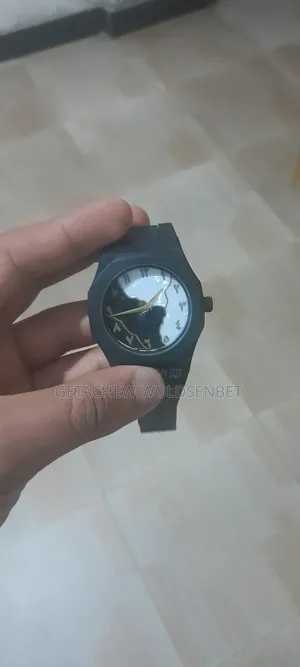 Photo - Black Aura Watch