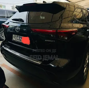 Toyota Highlander Hybrid 2022 Matt Black