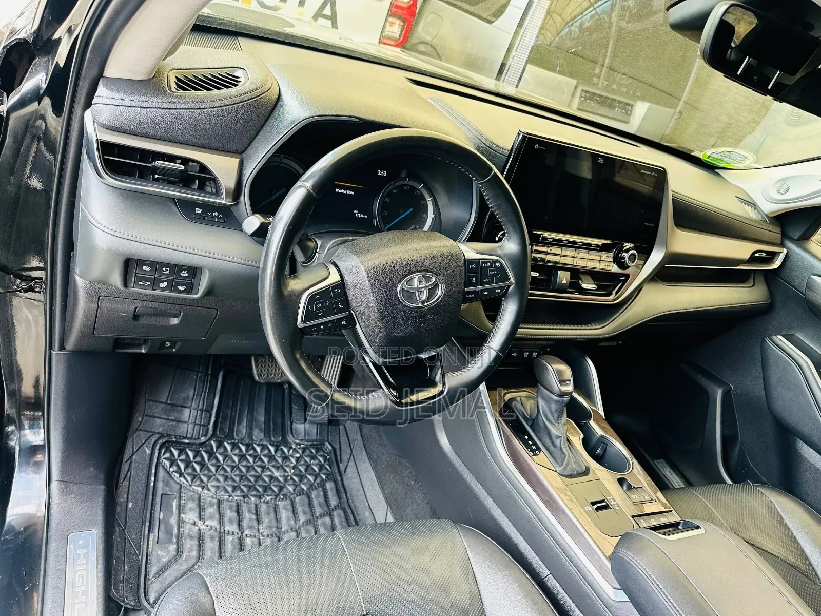 Toyota Highlander Hybrid 2022 Matt Black