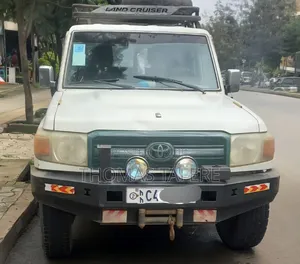Toyota Land Cruiser 2009 White