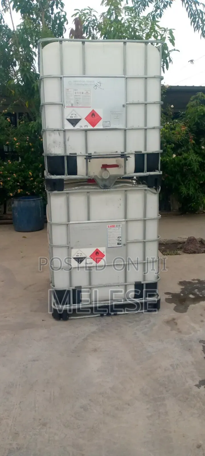 የ ውሀ ማጠራቀሚያ ጀሪካኖች