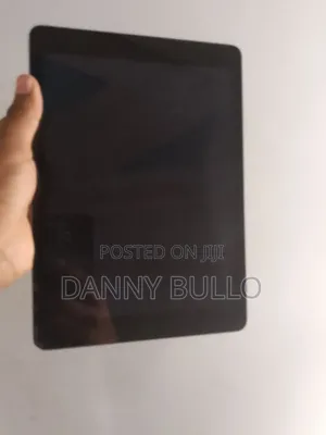 Apple iPad 5 (2022) 32 GB Silver