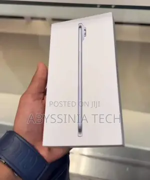 Photo - New Apple iPhone Air 256 GB White