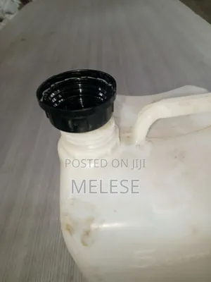 Photo - የውሀ ማጠራቀሚያ ጀሪካኖች እን ሮቶዎች