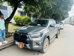 Toyota Hilux Revo Smart Cab Deisel 2.8 AWD 2022 Gray