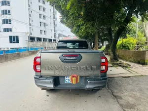 Toyota Hilux Revo Smart Cab Deisel 2.8 AWD 2022 Gray