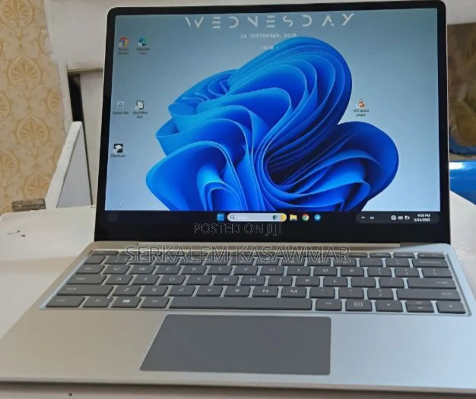 New Laptop Microsoft Surface 8GB Intel Core I5 SSD 128GB