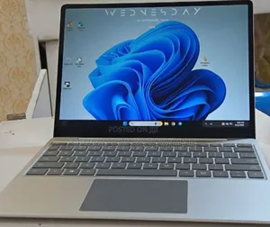 New Laptop Microsoft Surface 8GB Intel Core I5 SSD 128GB