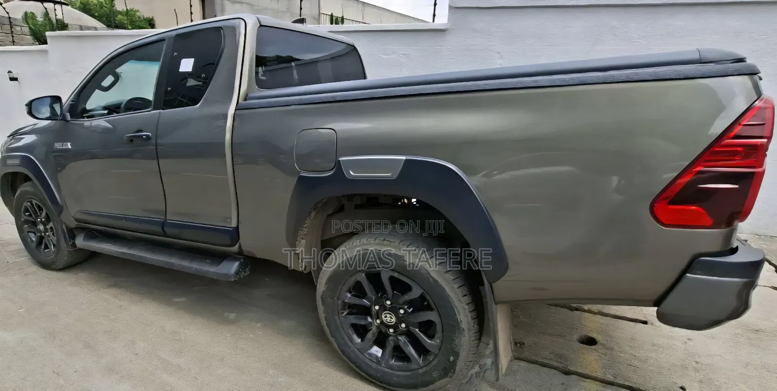 Toyota Hilux 2023 Gray
