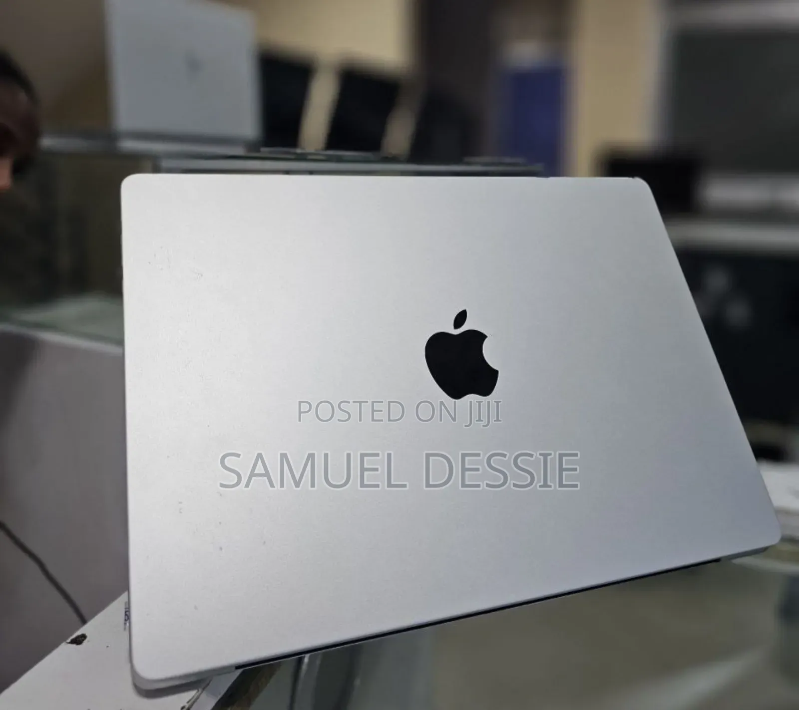 New Laptop Apple MacBook Pro 2023 M3 14-Inch 8GB Apple M3 SSD 512GB