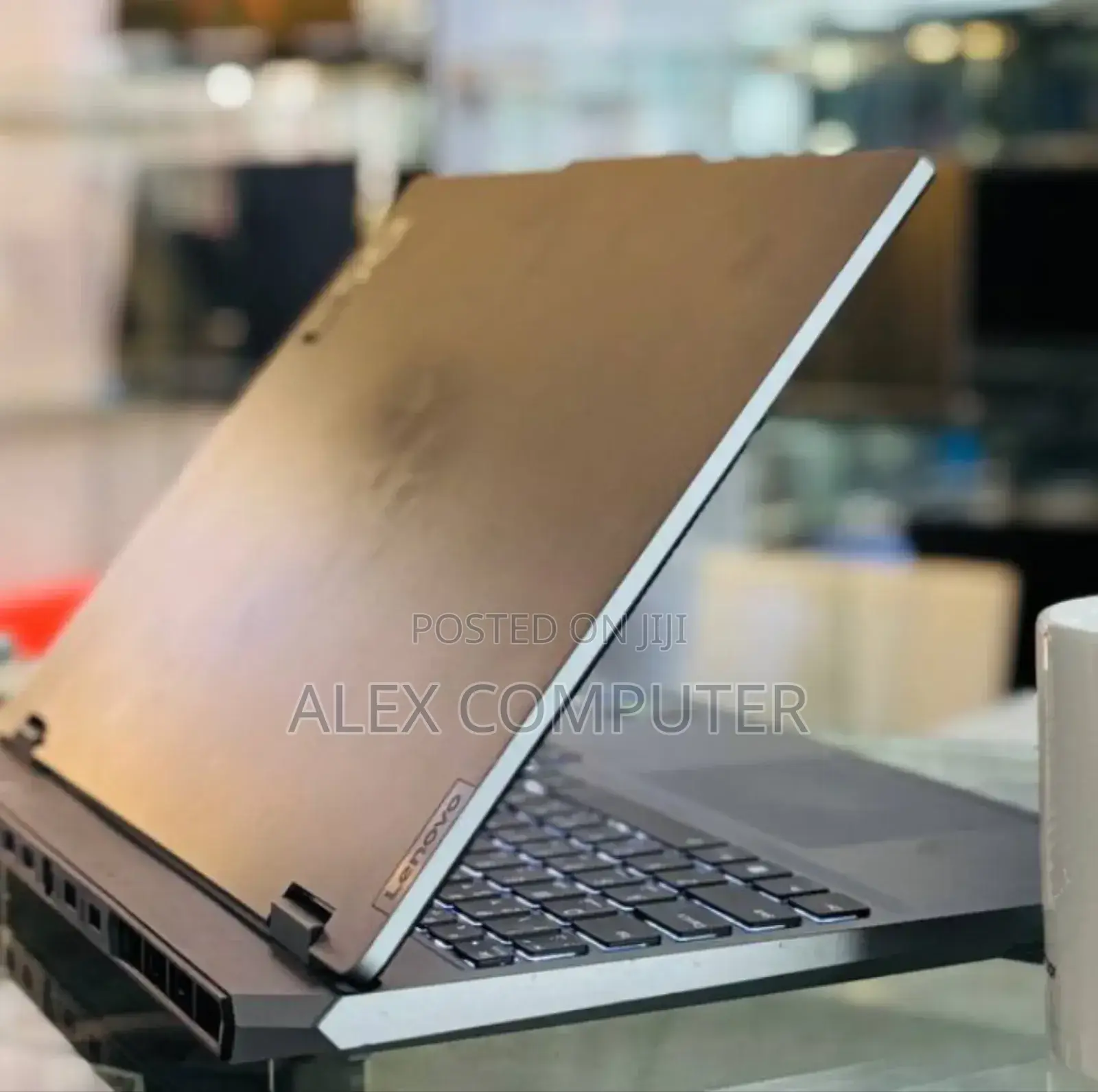 New Laptop Lenovo LOQ 15IRH8 20GB Intel Core I5 SSD 512GB