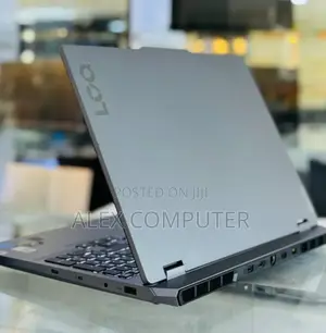 New Laptop Lenovo LOQ 15IRH8 20GB Intel Core I5 SSD 512GB