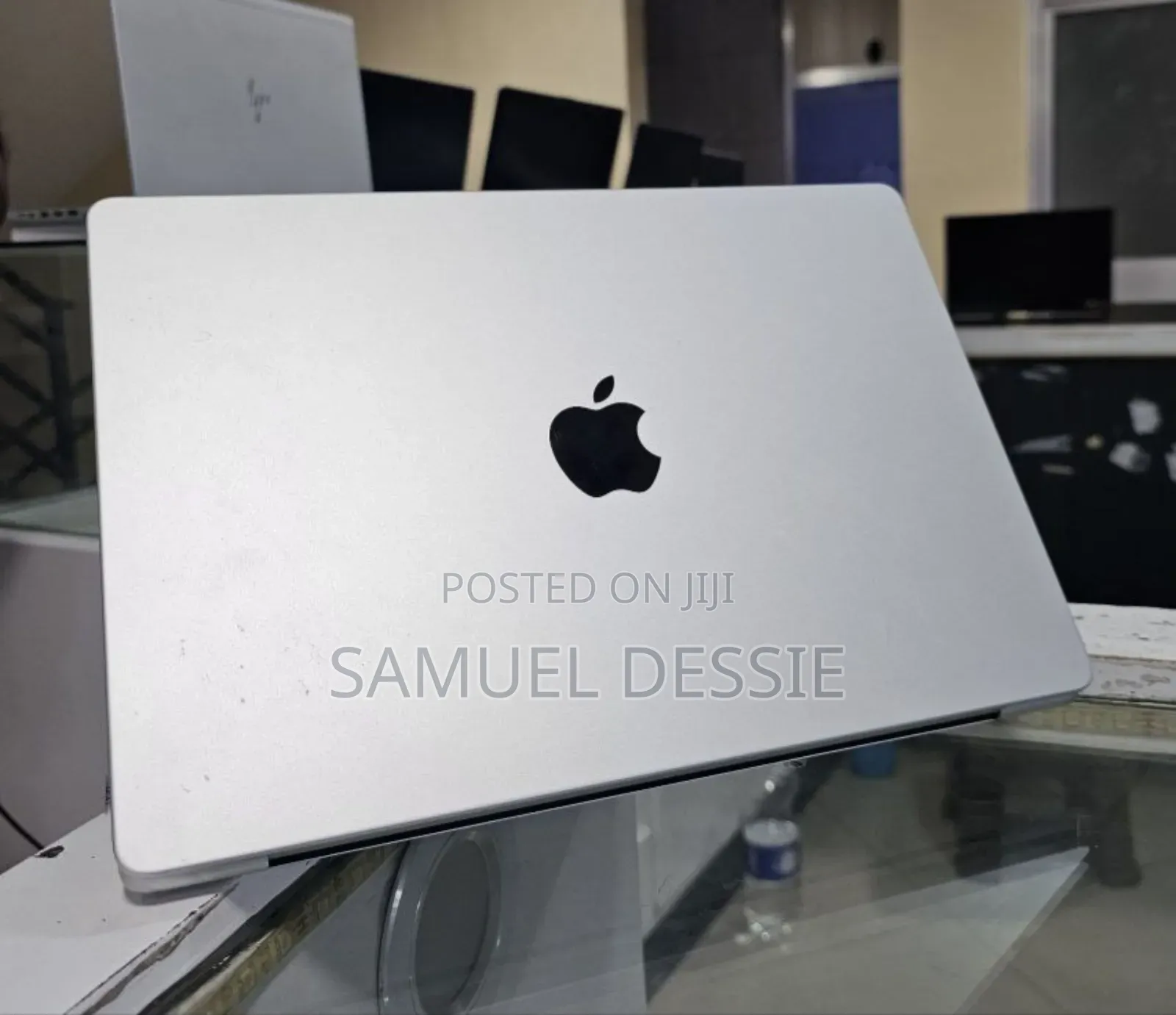 New Laptop Apple MacBook Pro 2023 M3 14-Inch 8GB Apple M3 SSD 512GB