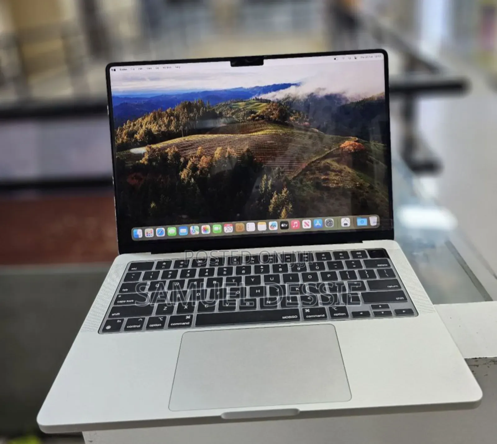 New Laptop Apple MacBook Pro 2023 M3 14-Inch 8GB Apple M3 SSD 512GB