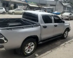 Toyota Hilux 2017 Silver