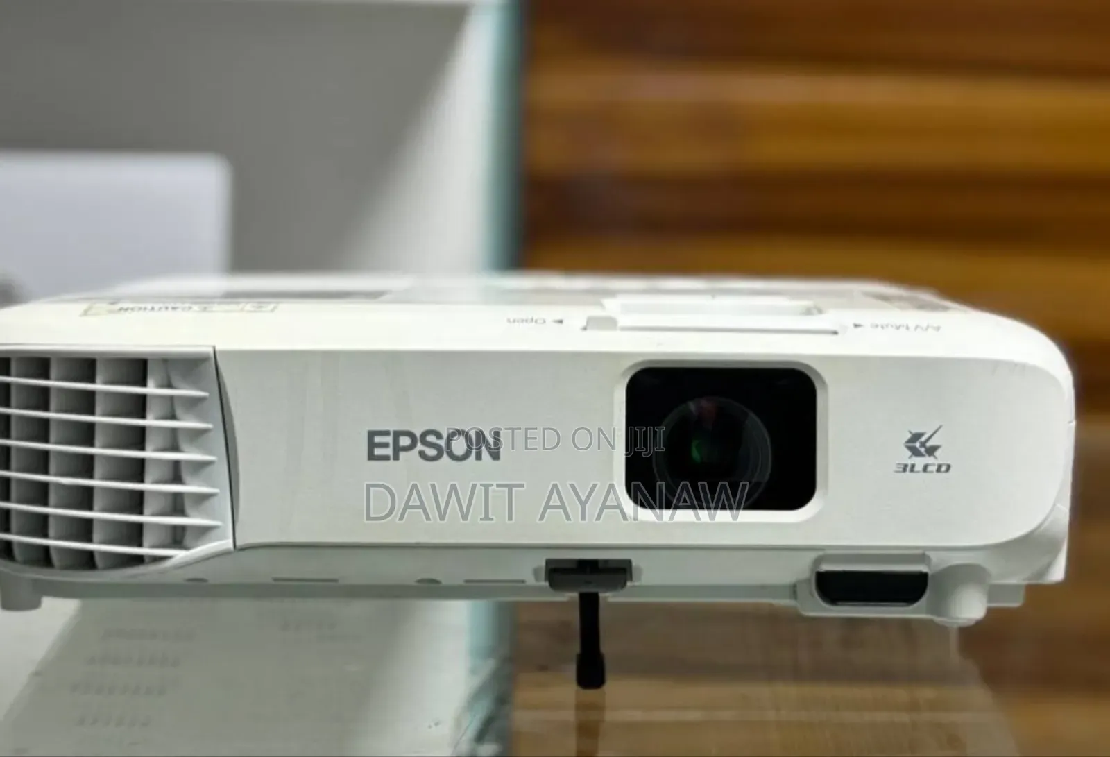 Epson Eb-S05