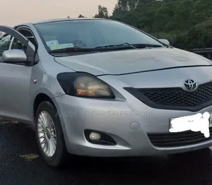 Photo - Toyota Yaris 2009 Silver