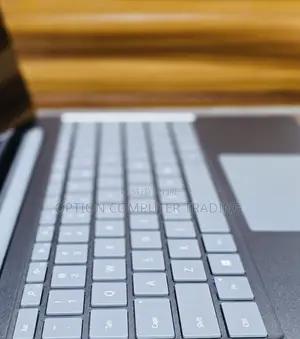 New Laptop Microsoft Surface 8GB Intel Core I5 SSD 256GB