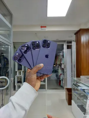 Photo - Apple iPhone 14 Pro Max 256 GB Purple