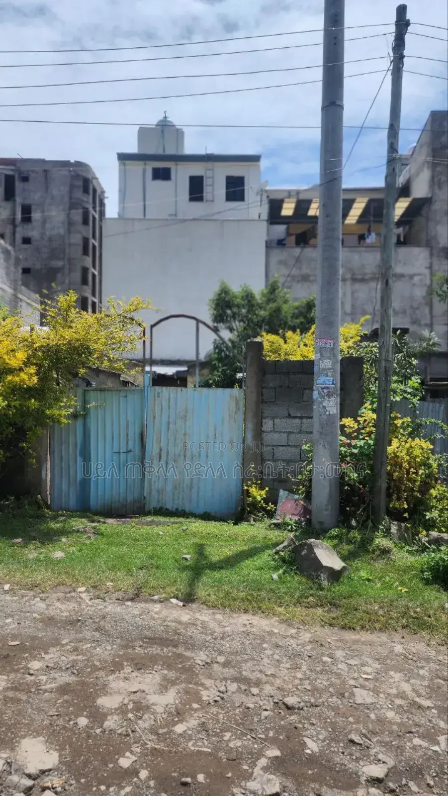 አያት አየርመንገድ አካባቢ ሠርቪስ ያለው 175 ካሬ ቦታ ሽያጭ