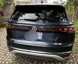 Volkswagen ID.6 2024 Blue