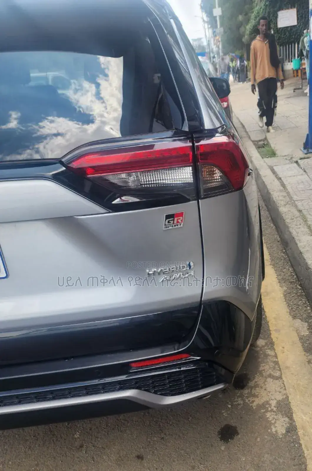 Toyota RAV4 Hybrid 2024 Silver