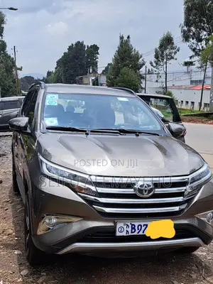 Photo - Toyota Rush 1.5 AWD 2021 Gray