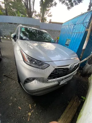 Photo - Toyota Highlander Hybrid 2023 Silver