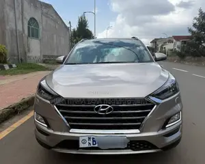 Photo - Hyundai Tucson 2020 Gold