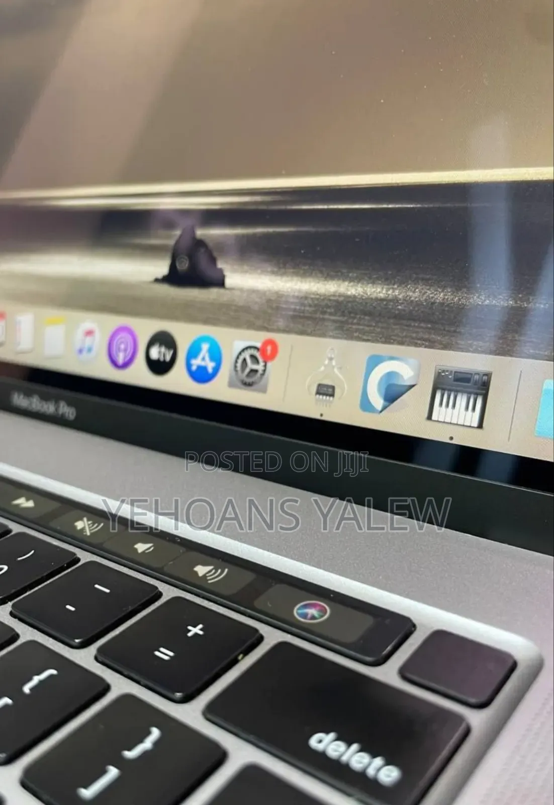 New Laptop Apple MacBook Pro 2019 16GB Intel Core I9 SSD 512GB