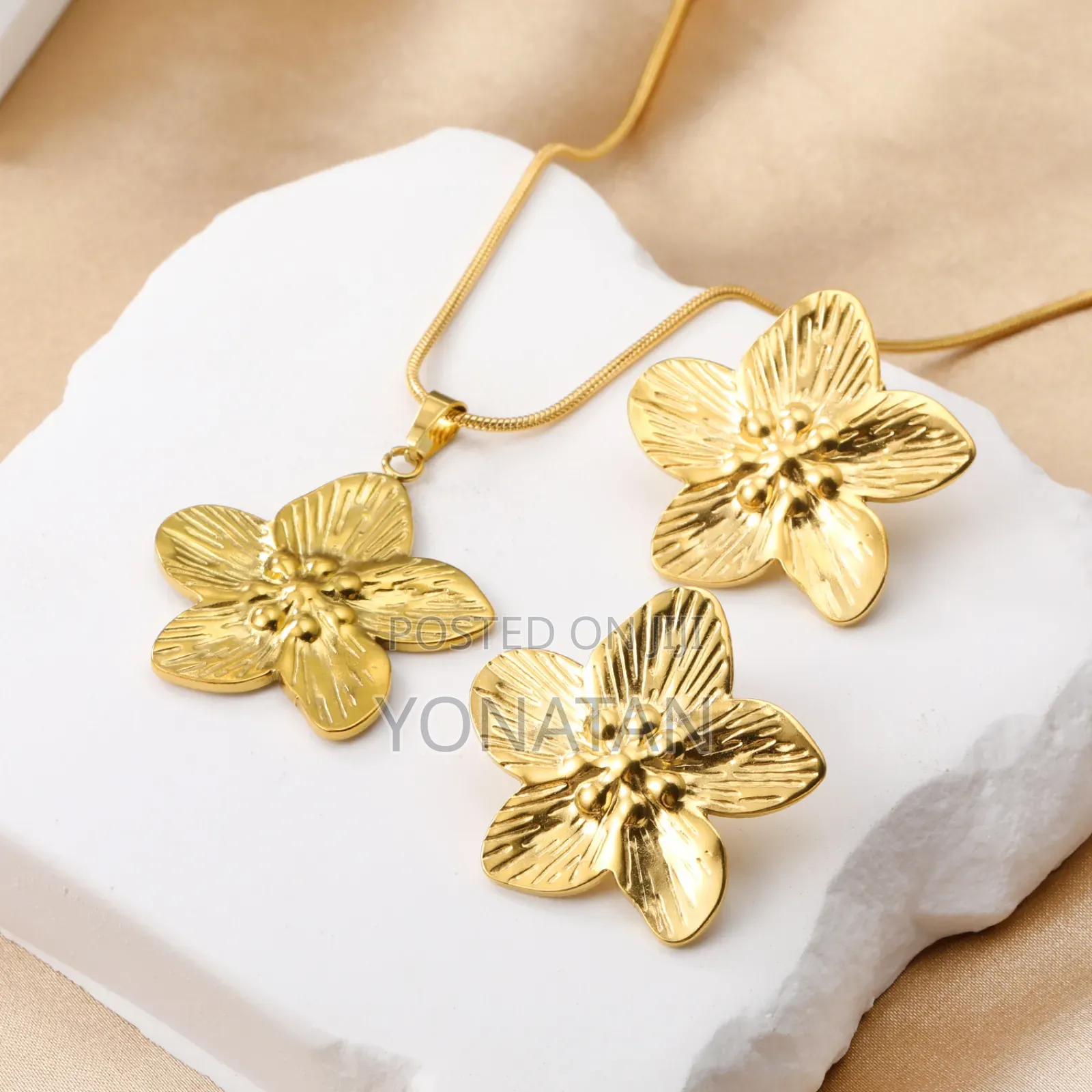 Flowers Necklace