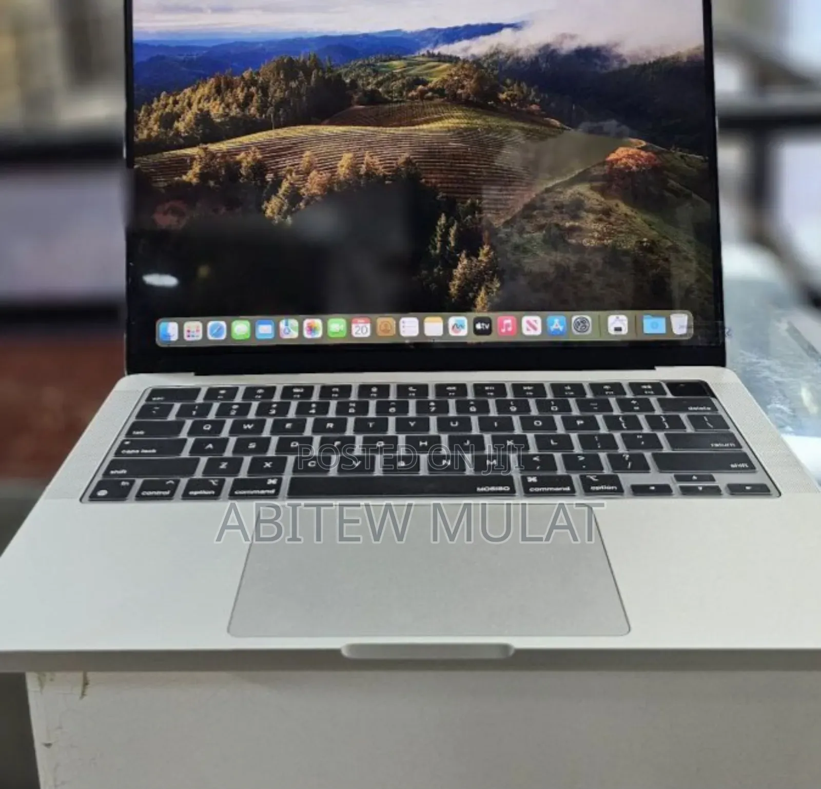 New Laptop Apple MacBook Pro 2023 M3 14-Inch 8GB Apple M3 SSD 512GB