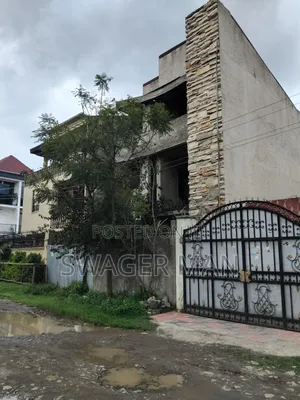 7bdrm Townhouse/Terrace in Tafo, Yeka for sale