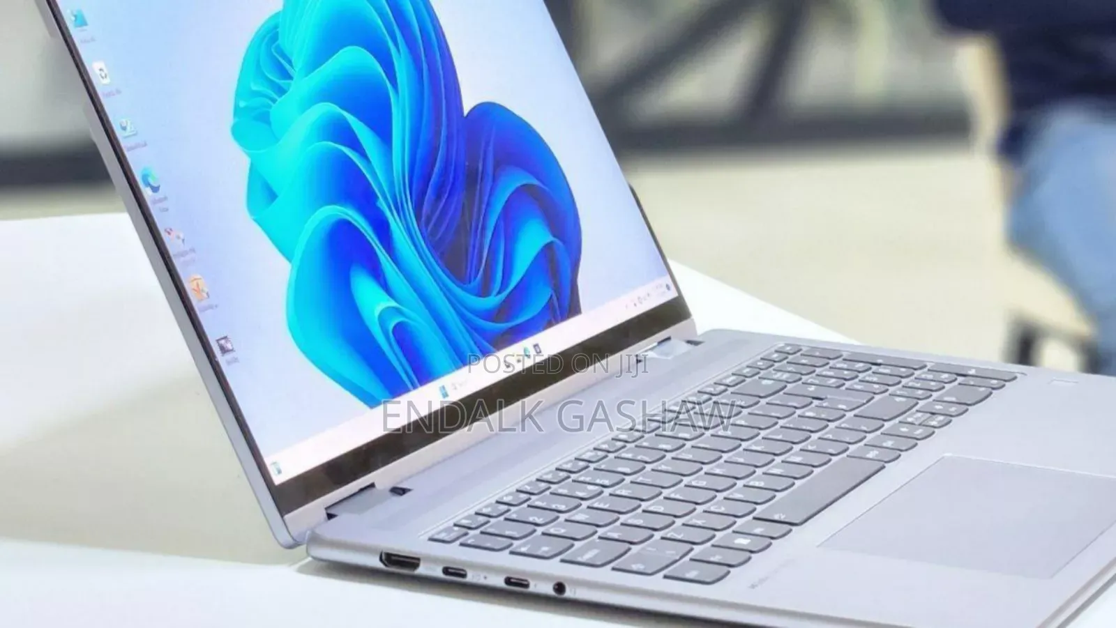 New Laptop Lenovo Yoga 7i 16GB Intel Core I7 SSD 512GB