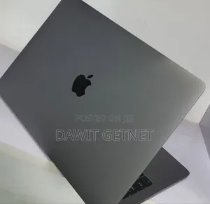 Photo - New Laptop Apple MacBook Pro 2017 8GB Intel Core I5 SSD 128GB