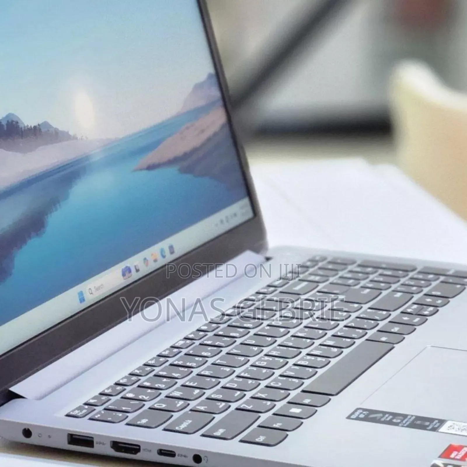 New Laptop Lenovo 8GB AMD Ryzen 5 SSD 512GB