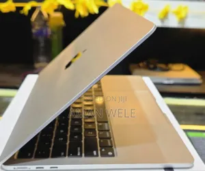 New Laptop Apple MacBook Air 2022 M2 16GB Intel SSD 256GB