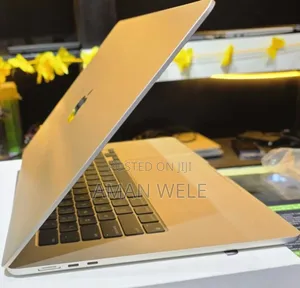 New Laptop Apple MacBook Air 2022 M2 16GB Intel SSD 256GB