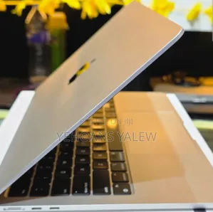 New Laptop Apple MacBook Air 2022 M2 16GB Apple M2 SSD 256GB