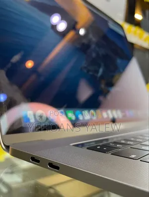 Photo - New Laptop Apple MacBook Air 2024 M3 15-Inch 8GB Apple M3 SSD 256GB