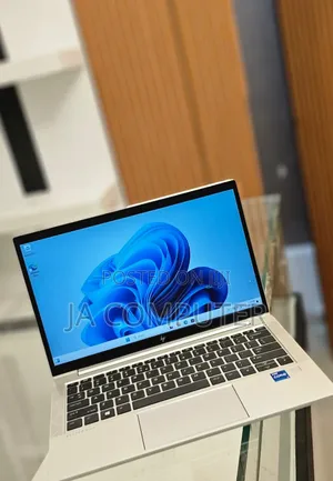 New Laptop HP EliteBook 830 G8 16GB Intel Core I7 SSD 512GB