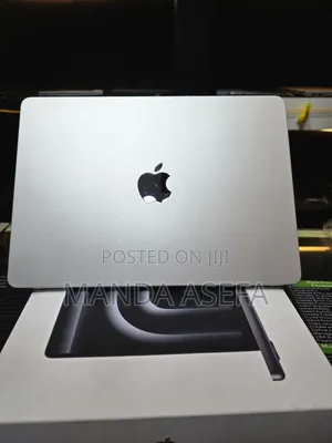 Photo - New Laptop Apple MacBook Air 16GB Apple M2 SSD 256GB