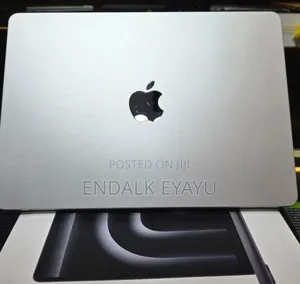 New Laptop Apple MacBook Air 2022 M2 16GB Apple M2 SSD 256GB