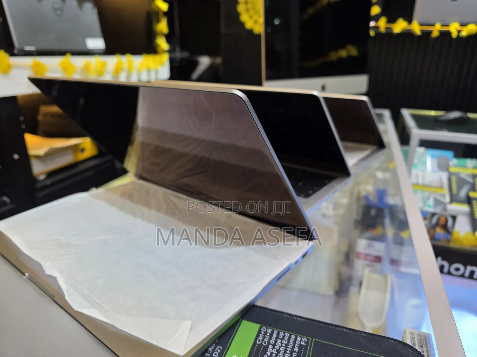 New Laptop Apple MacBook Pro M1 16GB Apple M1 Pro SSD 512GB