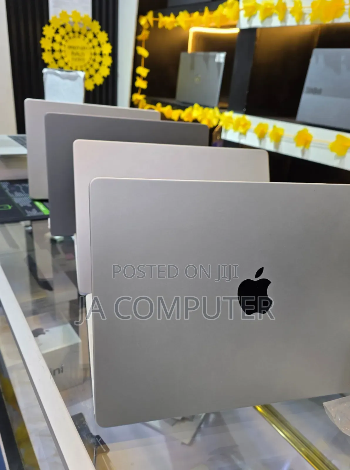 New Laptop Apple MacBook Pro M1 16GB Apple M1 Pro SSD 512GB