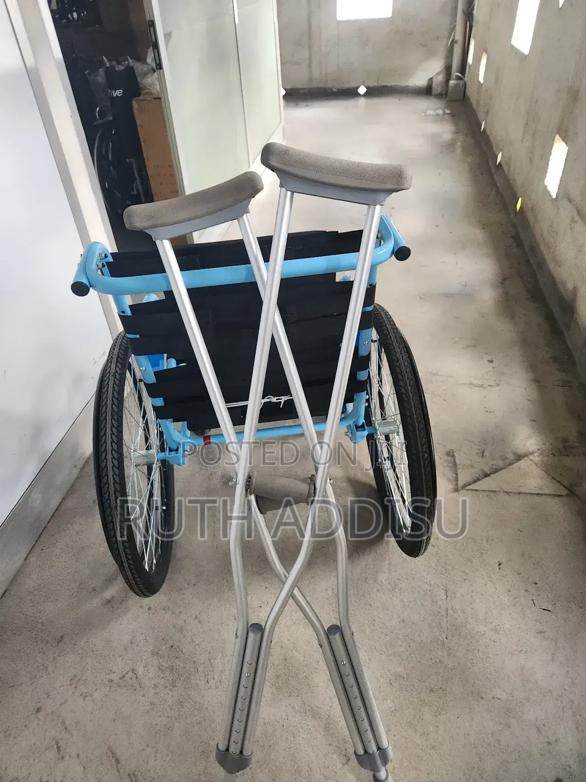 Axillary Bilateral Crutches奢華crutches无不crutches Medical Crutches New