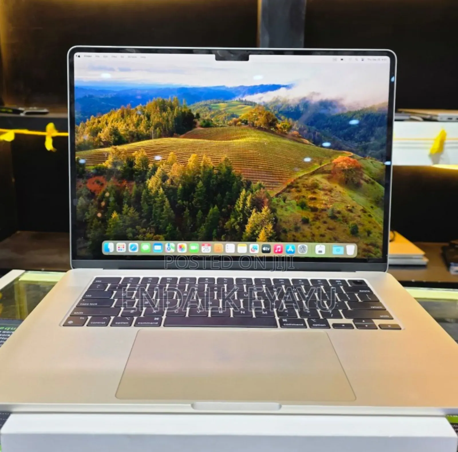 New Laptop Apple MacBook Air 2024 M3 15-Inch 8GB Apple M3 SSD 256GB