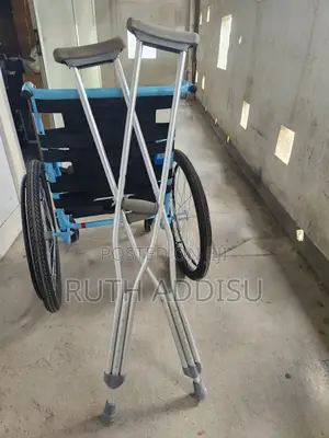 Axillary Bilateral Crutches輕微medical Crutches暸我medical Crutches 2 PCS