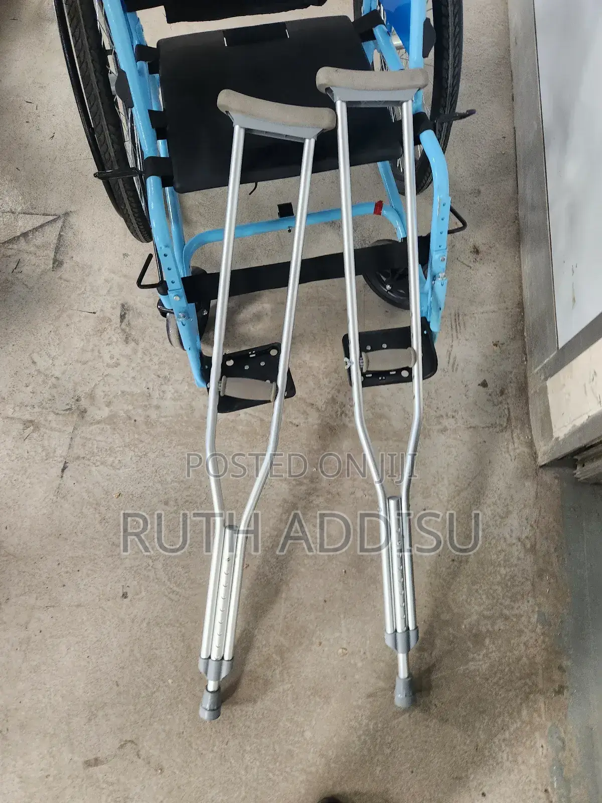 Axillary Bilateral Crutches麻雀new Medical Crutches Almunium Crutches